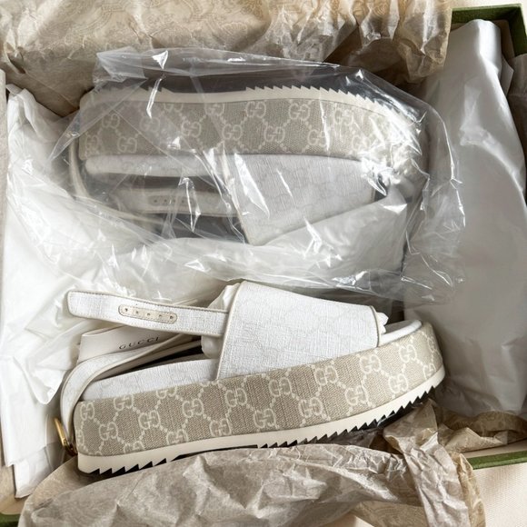 Gucci Supreme Slides in White/Beige, size 38.5 - Picture 8 of 9